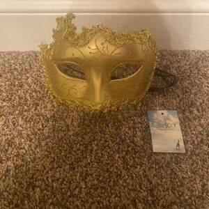 Gold mask